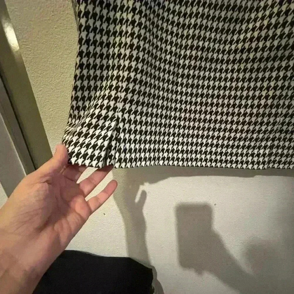 Black/white checkered skirt - Picture 4 of 5
